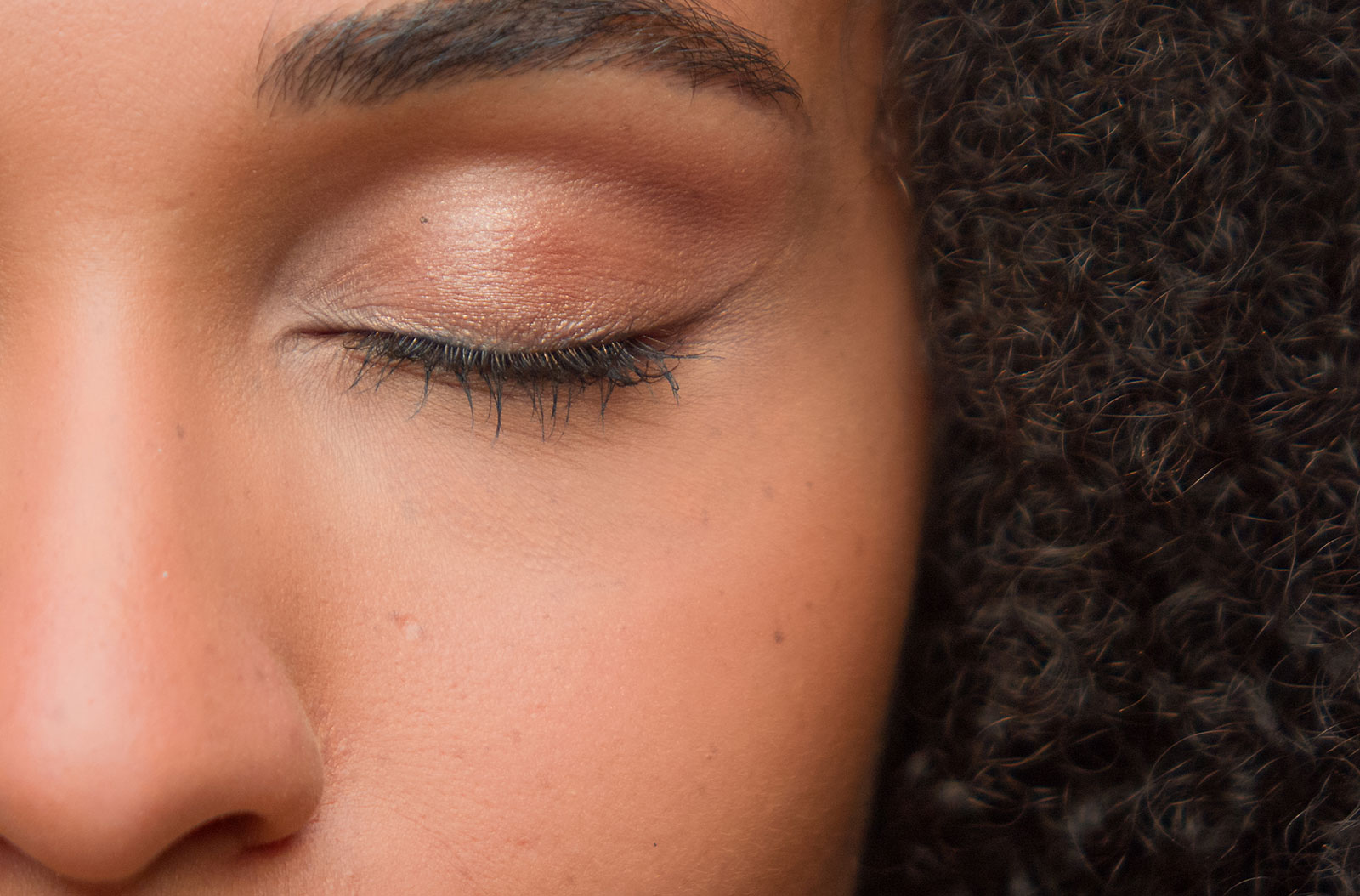 Blefaroplastia: rejuvenece la zona de los ojos eliminando exceso de piel y grasa