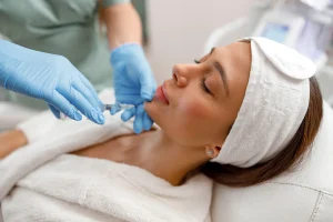 ¿Cuánto duran los efectos del ácido hialurónico en diferentes áreas del rostro?